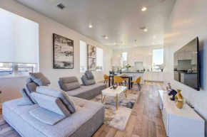 Luxury 3-Bed Galleria Area Townhouse